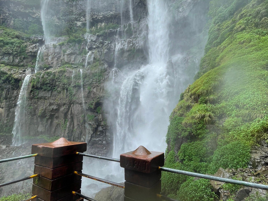Ozarde Waterfall景点图片