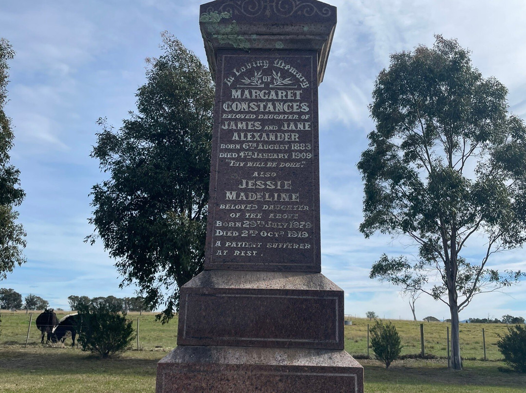 Coongulmerang Cemetery景点图片