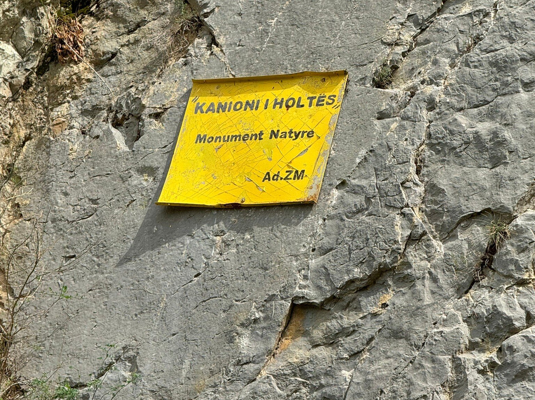 Kanioni I Holtes-Gramsh必去景点