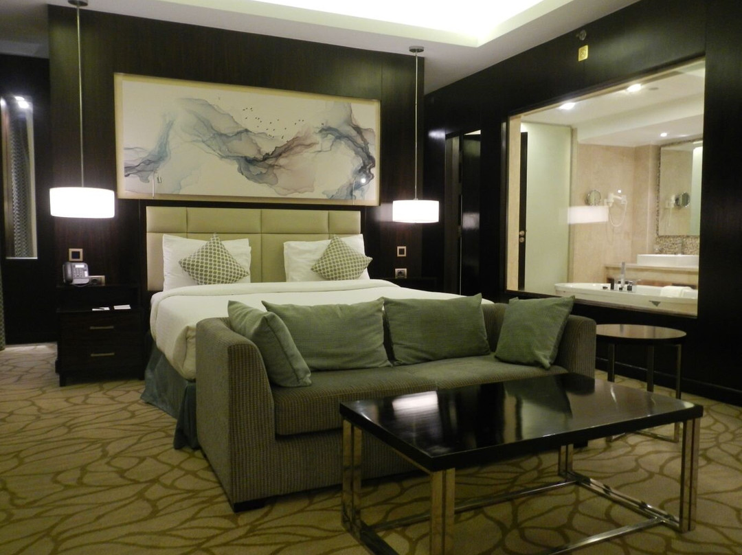 Triumph Luxury Hotel主图