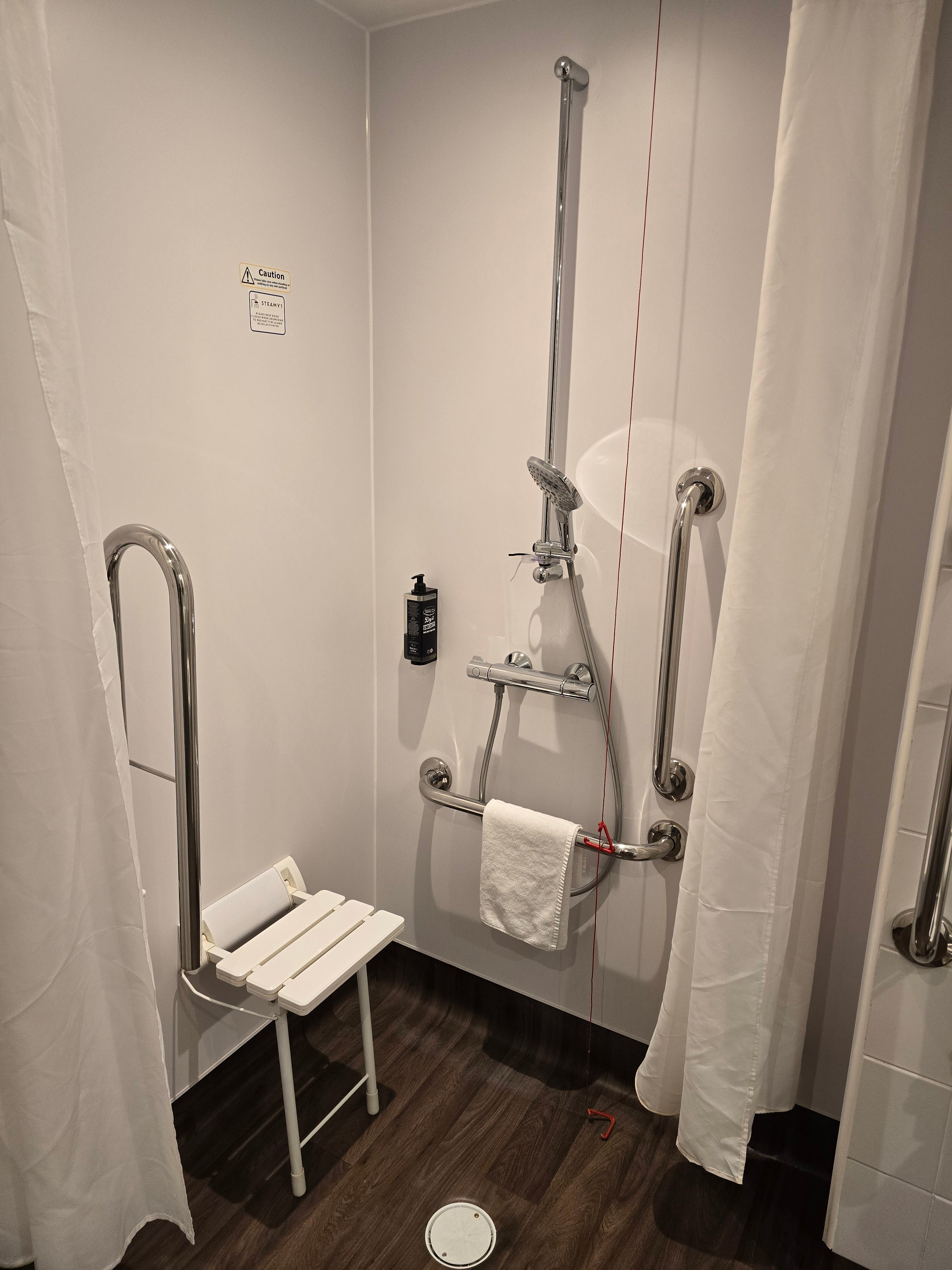 ibis budget London Heathrow Central-浴室