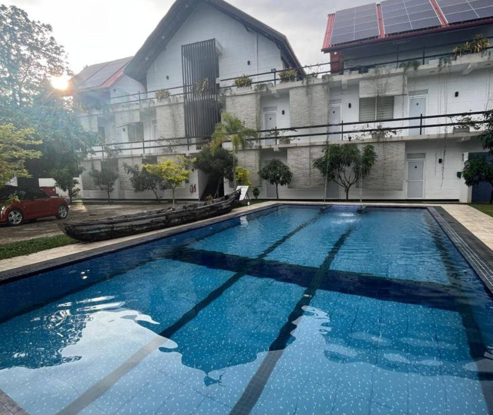 Royal Crown Residency Hotel主图