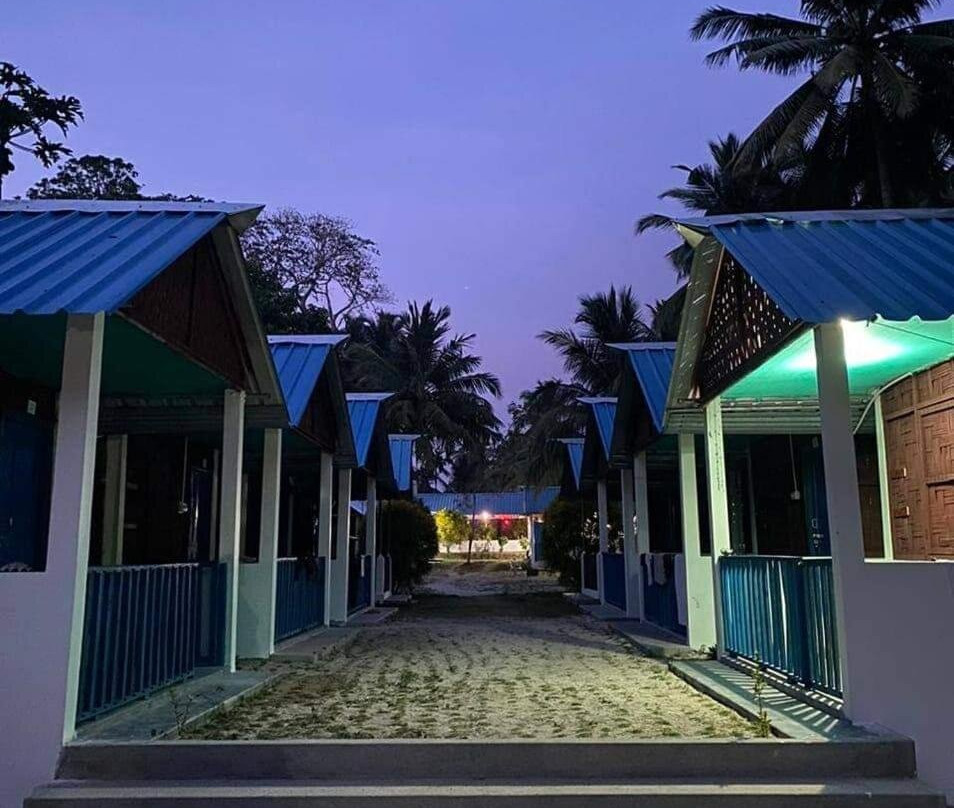 Blue Sea Restaurant & Bungalows