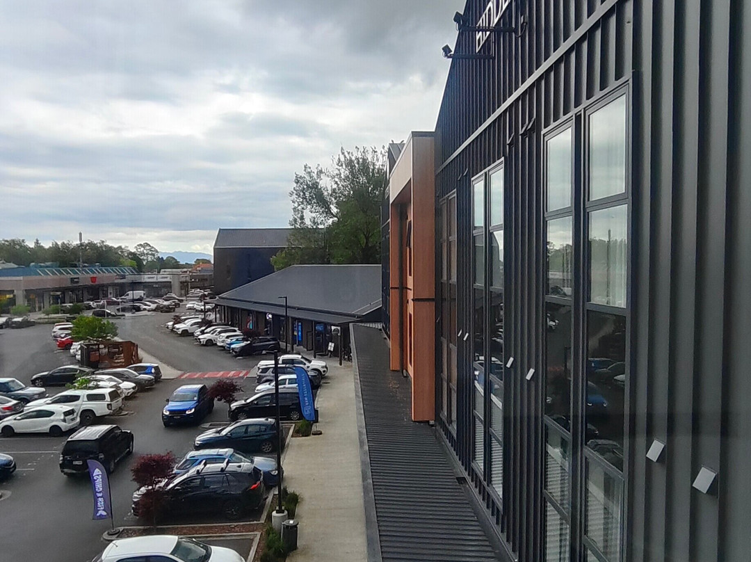 Hidden Lake Hotel and Apartments主图