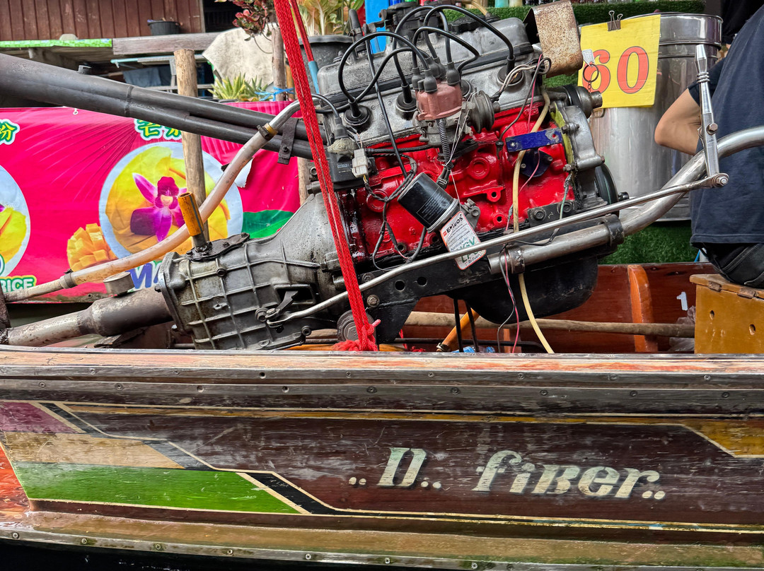 Lak Ha Floating Market景点图片