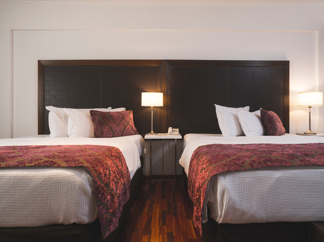 托洛萨酒店主图