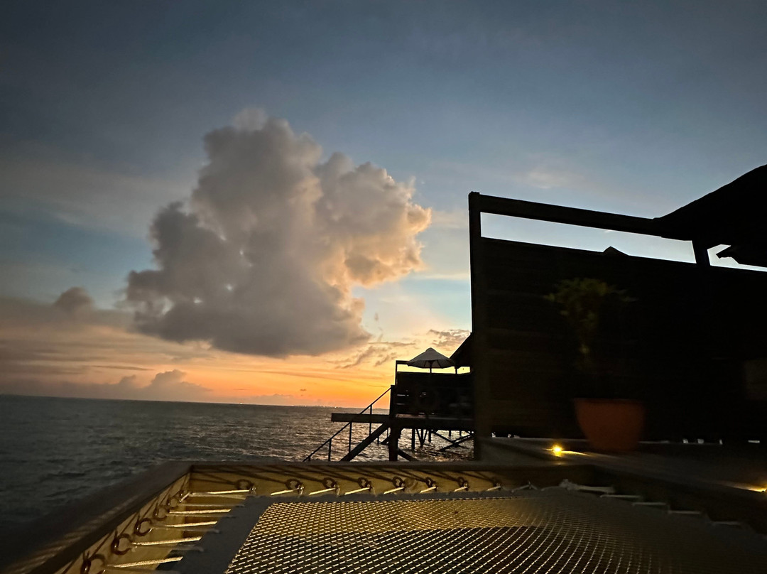 卡曼都岛度假村主图