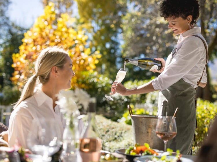 Wine Hopper Bus | Wine Tours Queenstown景点图片