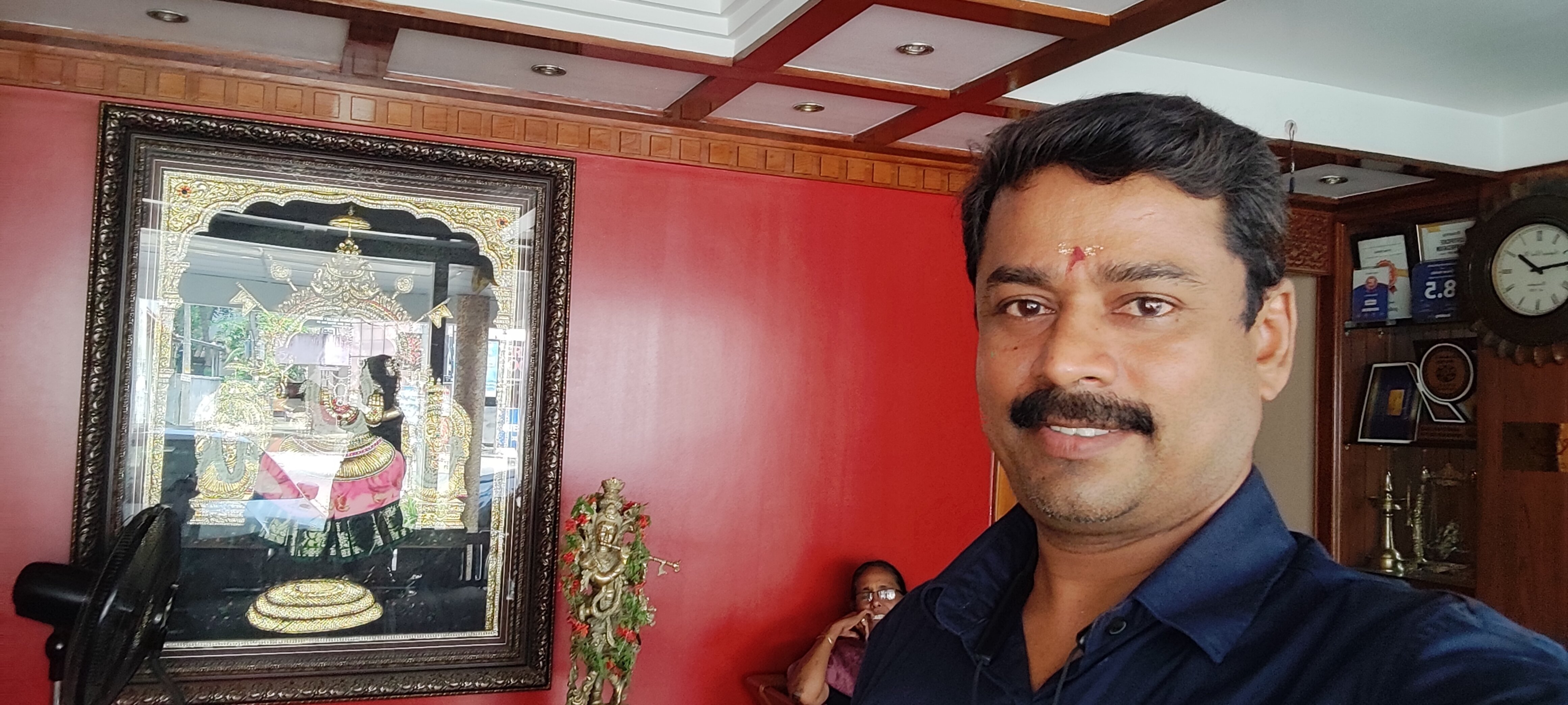 Srivar Hotels-官方