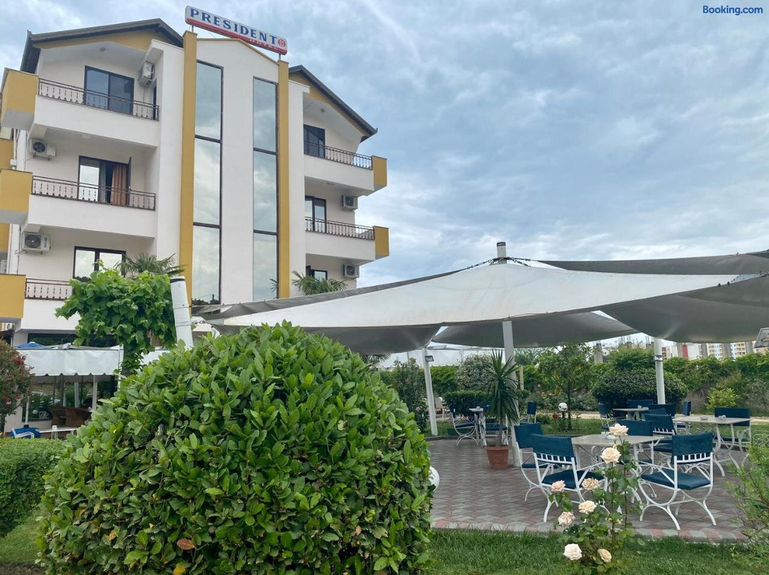 Kavaje酒店住宿-Hotel President