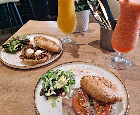 Mama Queen Café Y Copas主图