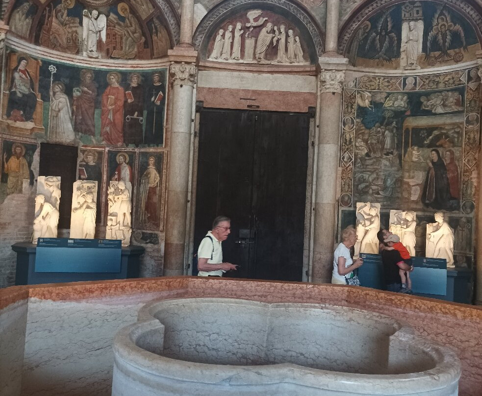 Battistero di Parma景点图片