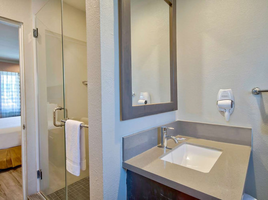 罗斯米德酒店住宿-罗斯米德罗德威旅馆及套房酒店