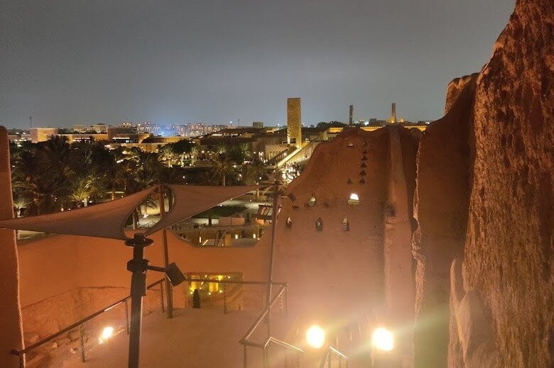 Edge of The World And Bat Cave in Riyadh 4WD-Diryah必去景点