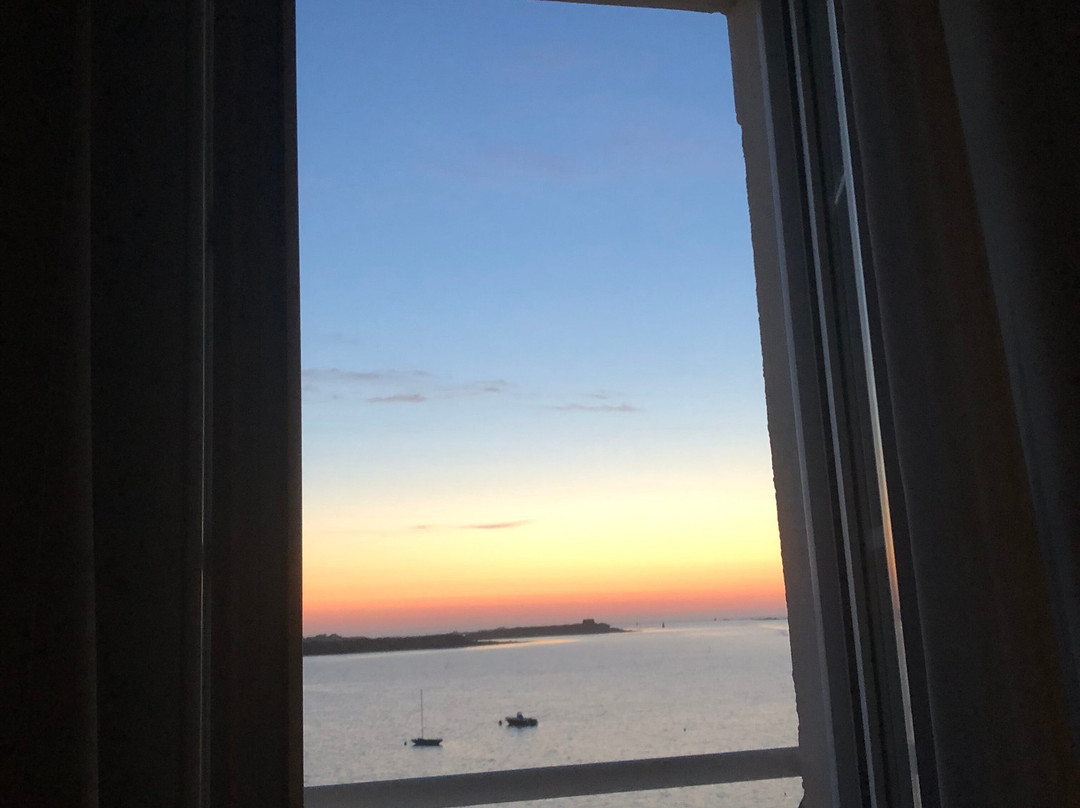 城堡连锁天使海湾SPA酒店主图