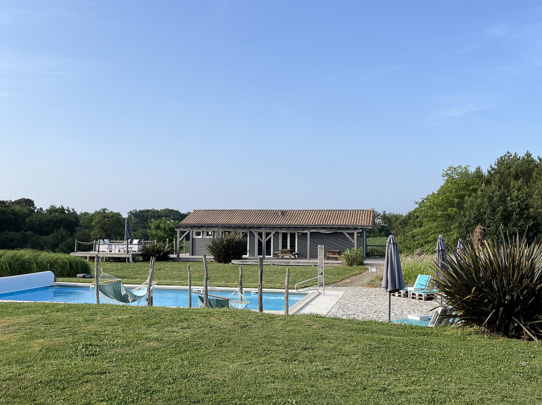 Hôtel La Petite Couronne主图