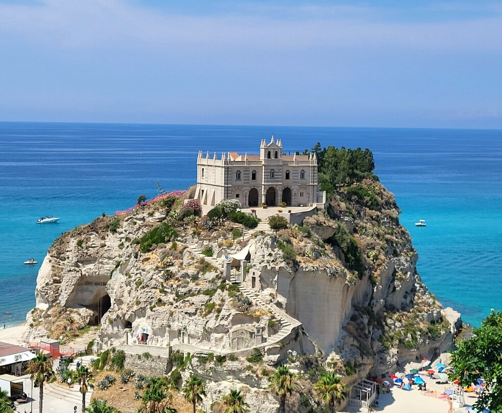 Santuario Di Santa Maria Dell'Isola Di Tropea-特罗佩阿必去景点
