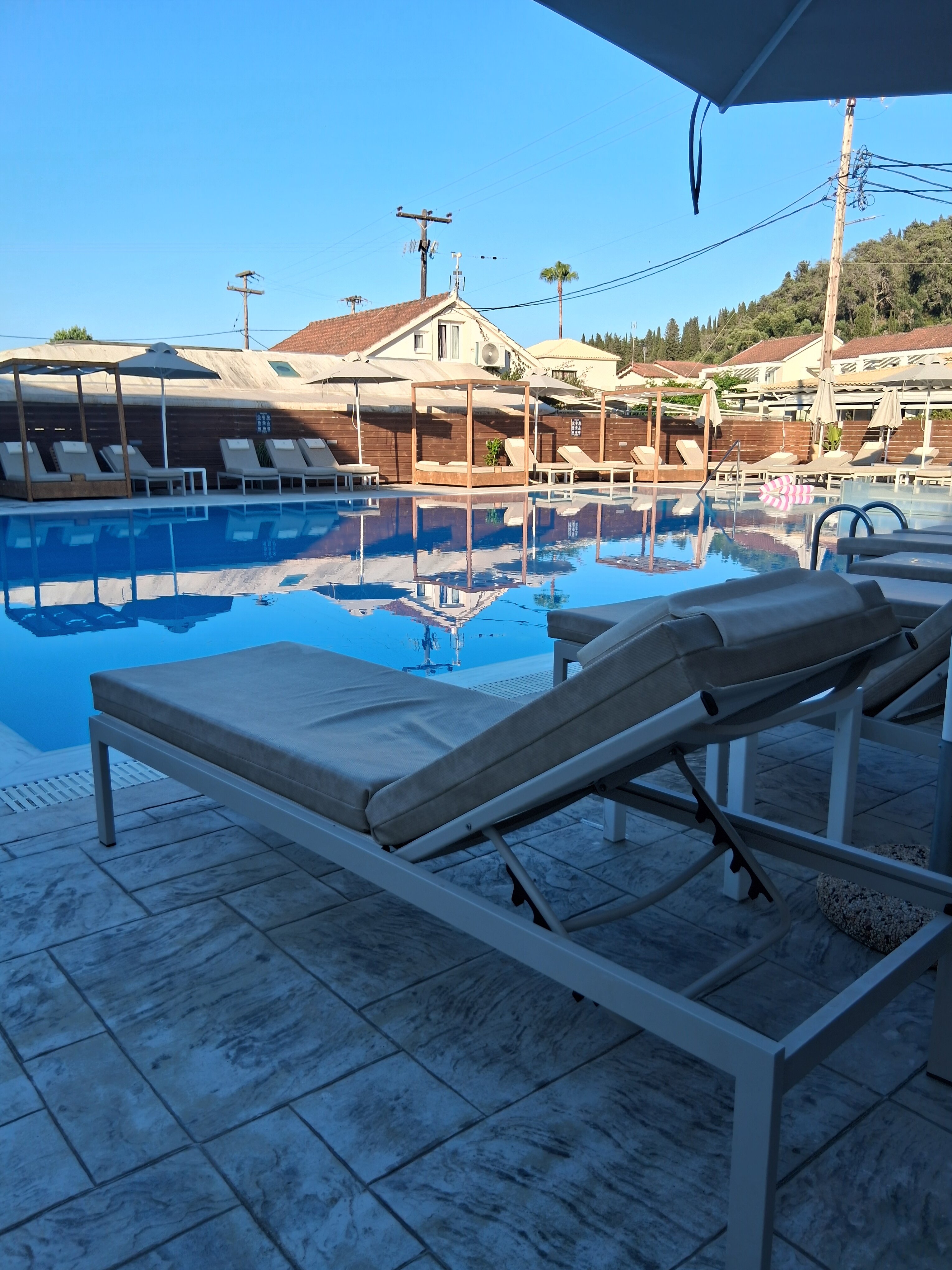 Pristine Hotel-泳池