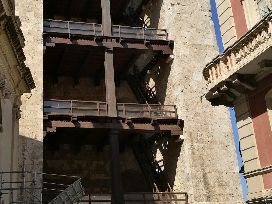 Torre dell'Elefante-卡利亚里省必去景点