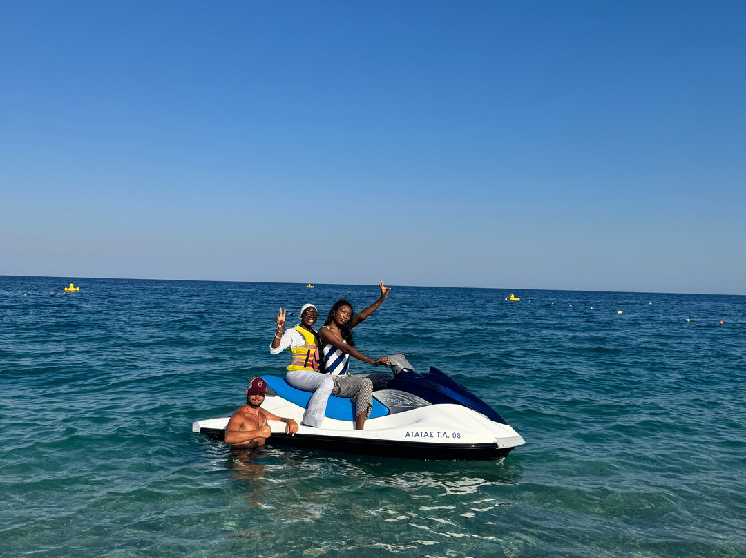 𝗕𝗹𝘂𝗲 𝗟𝗶𝗴𝗵𝘁 𝗪𝗮𝘁𝗲𝗿𝘀𝗽𝗼𝗿𝘁𝘀 𝗥𝗵𝗼𝗱𝗲𝘀-Afandou必去景点