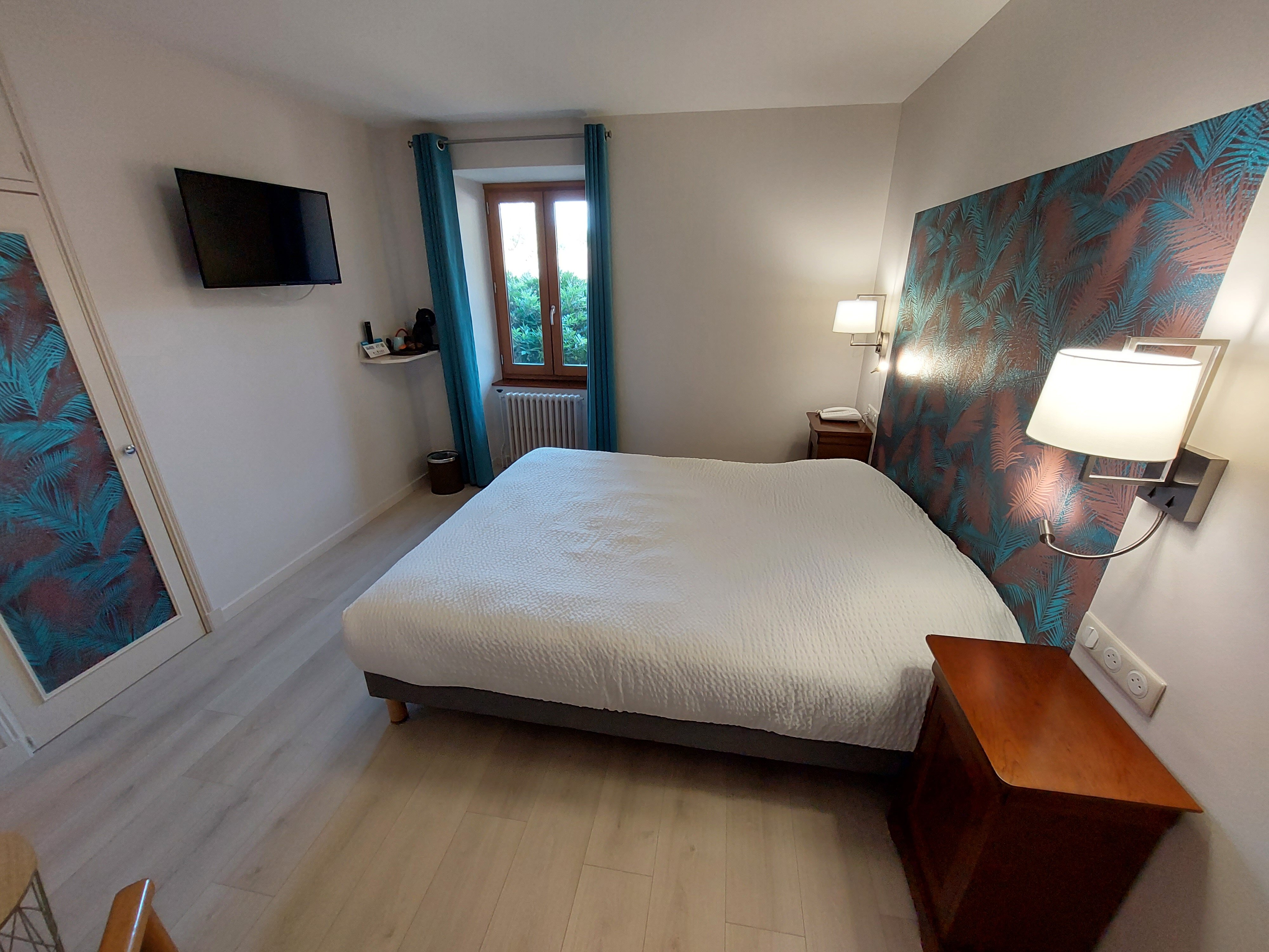 Logis Hôtel Rest. du Pont-客卧