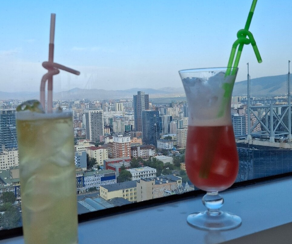 Blue Sky Hotel & Tower主图