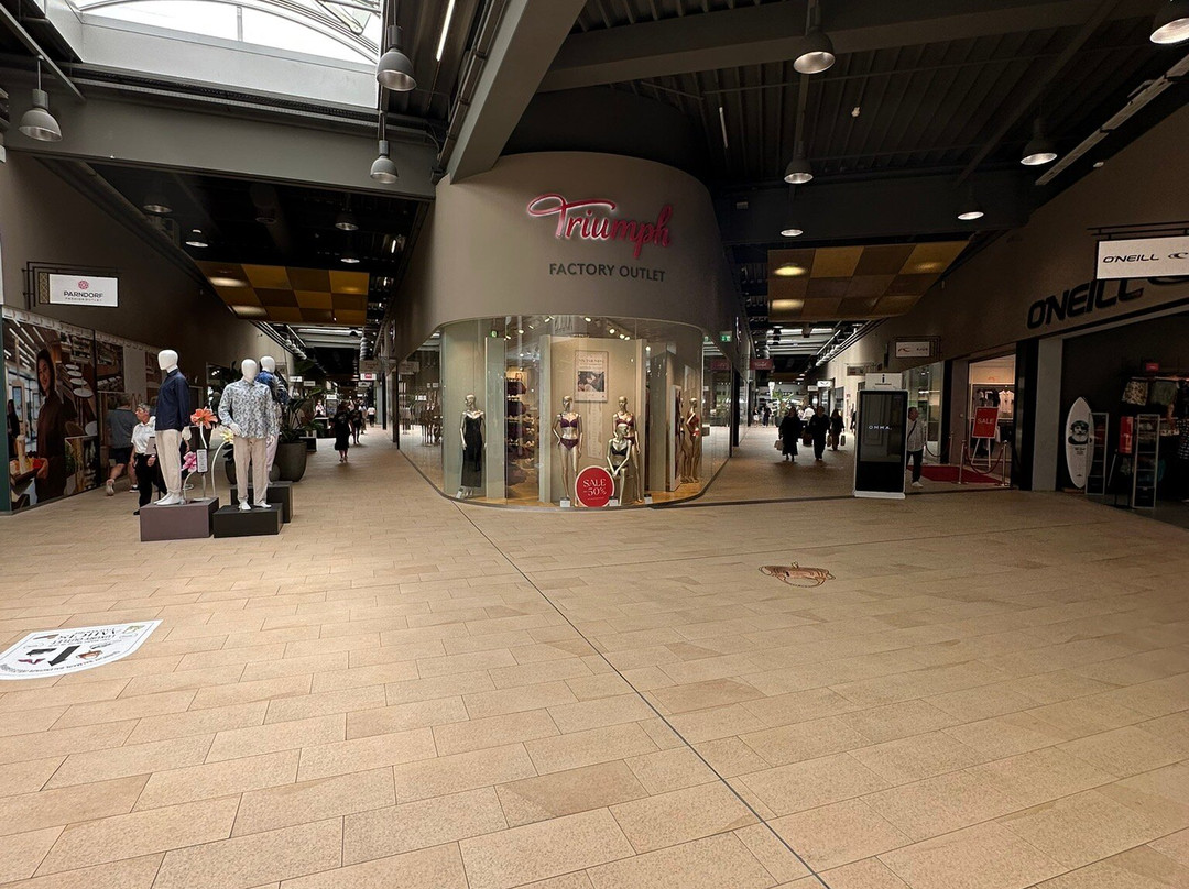 Fashion Outlet Parndorf-旁村必去景点