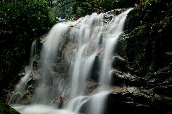 THS TRAVEL AND TOURS SDN BHD