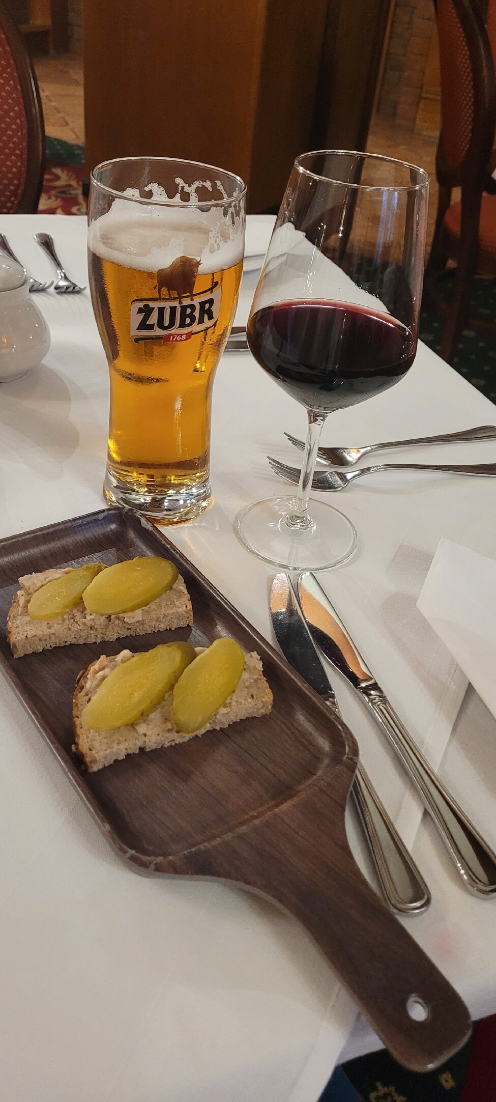 Hotel Zubrowka-官方