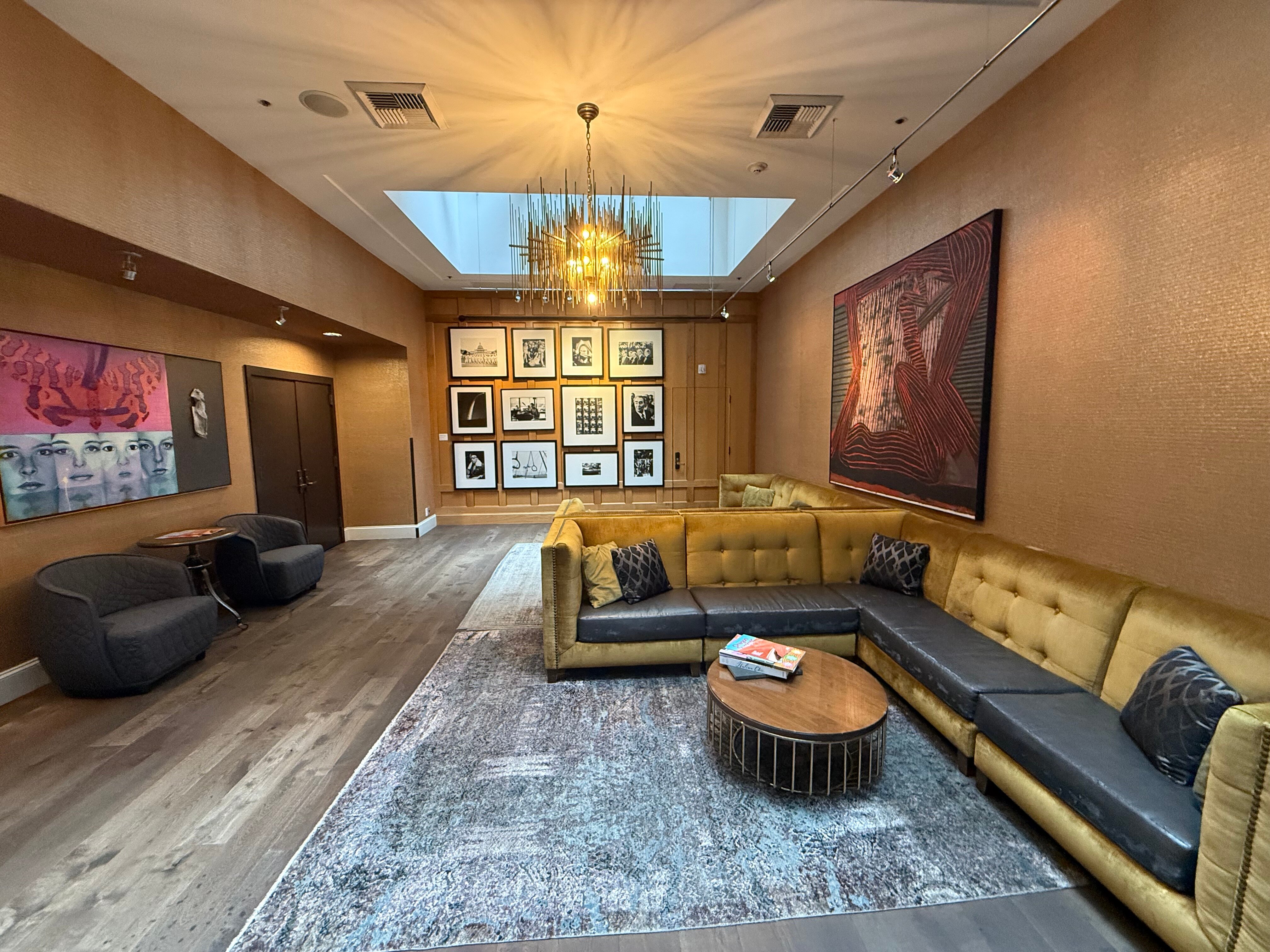 露西亚酒店-官方