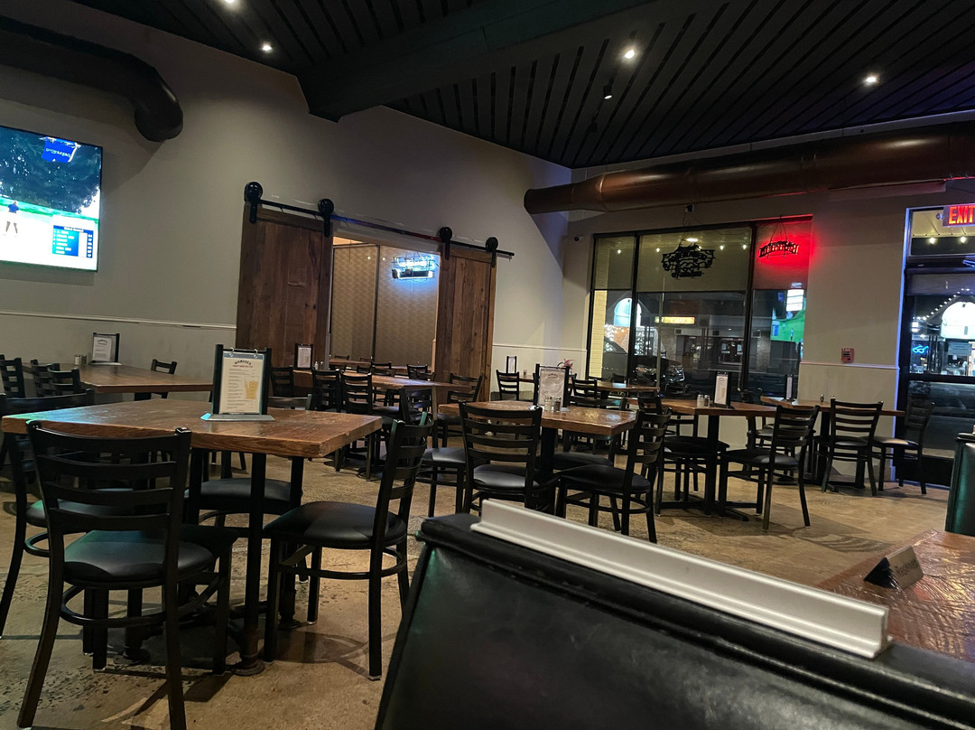 Harlee's Tap And Grille