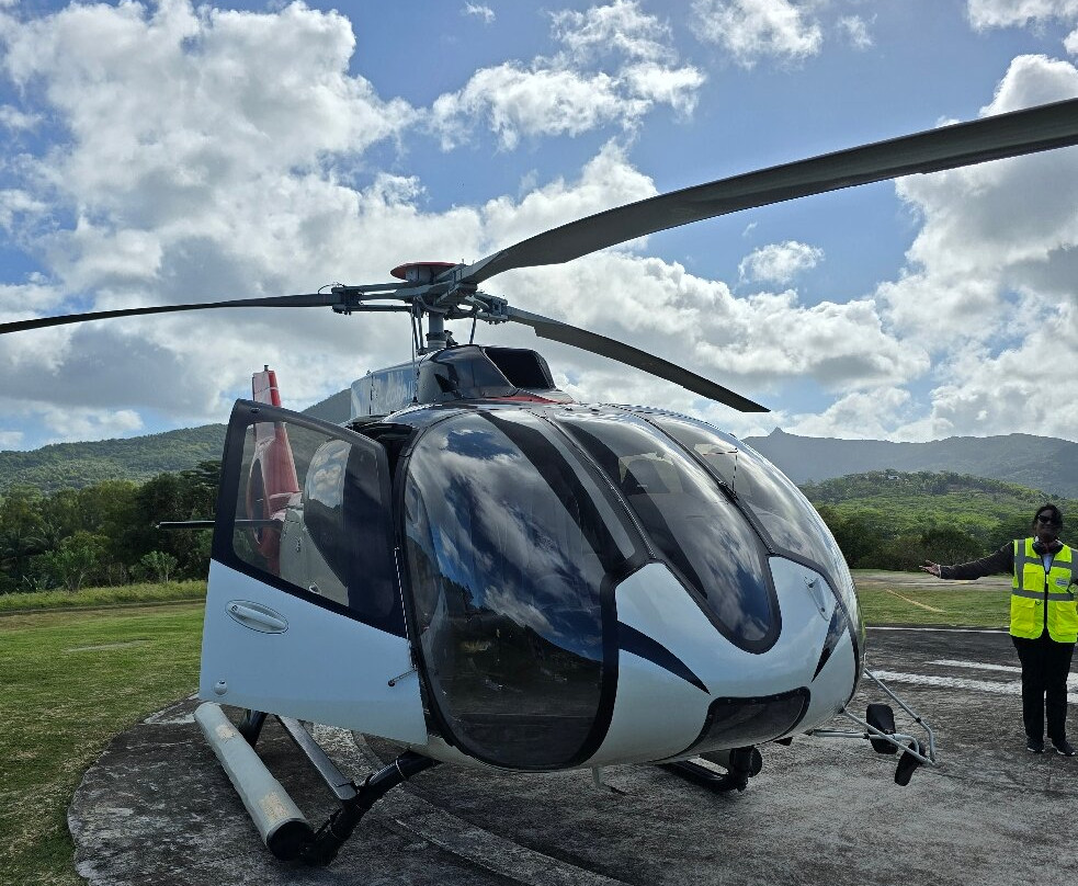 Corail Helicopteres-Triolet必去景点