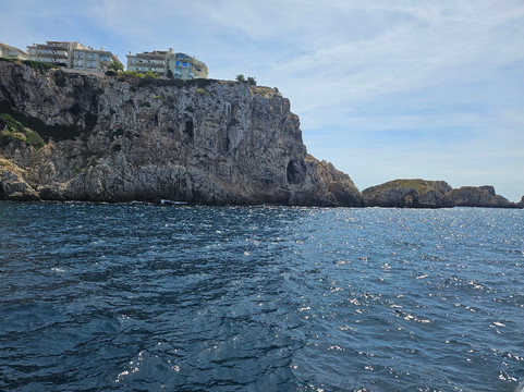 Cruise Cormoran-卡尔维亚必去景点