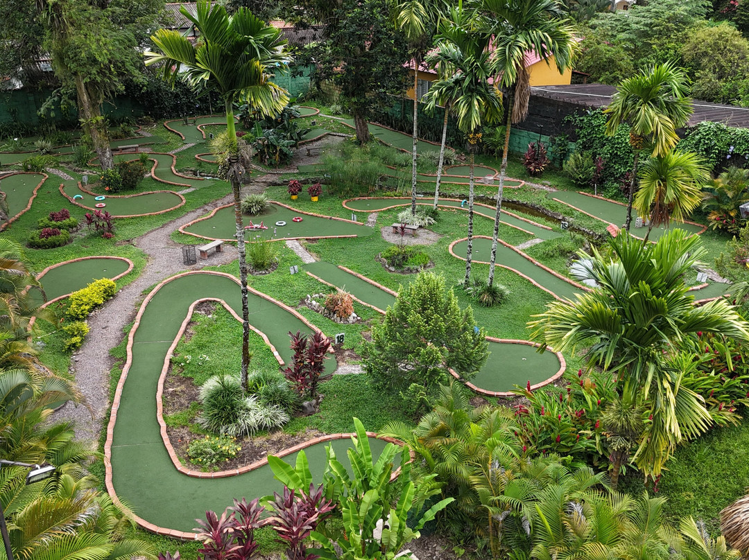 VillaGolf Minigolf y Centro de Entrenamiento-比亚维森西奥必去景点