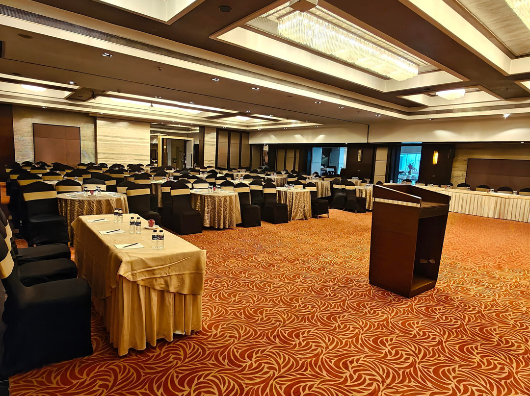 新孟买华美达大酒店主图