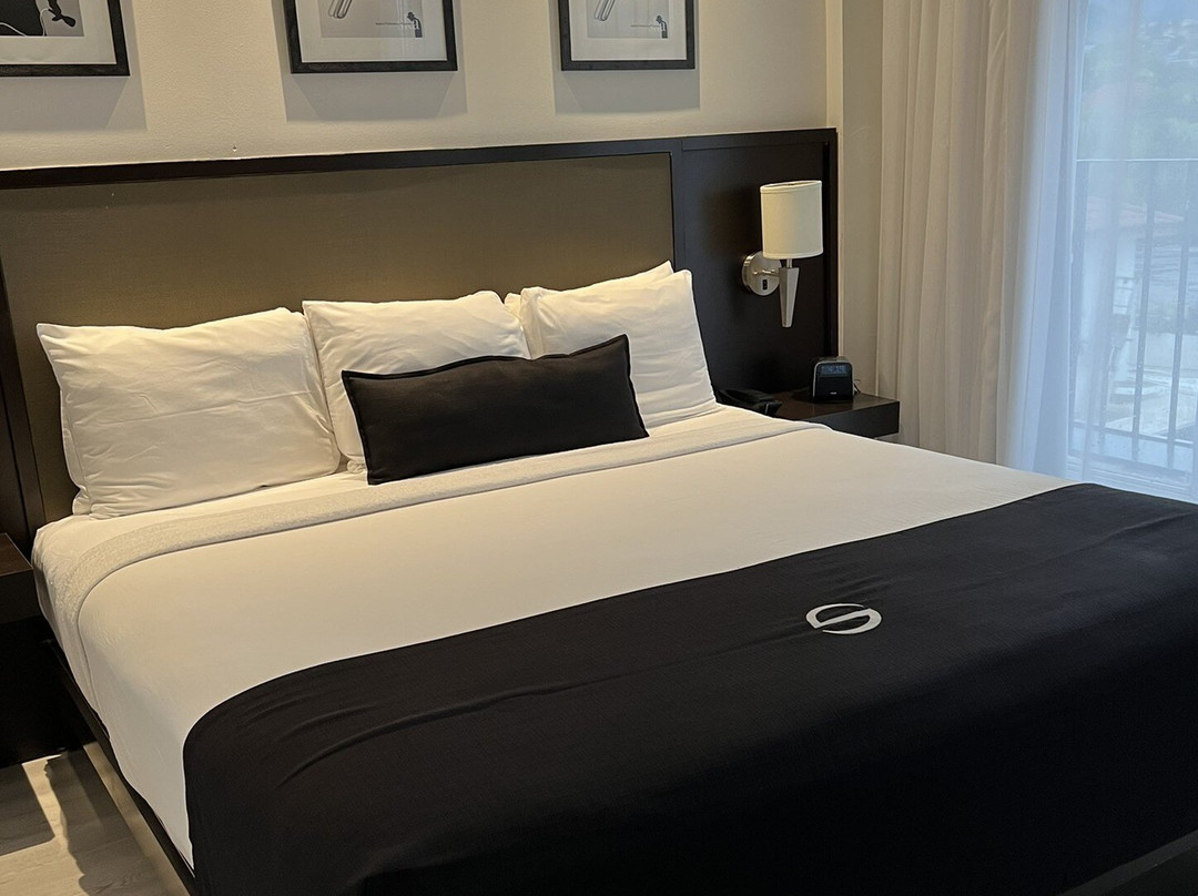 西班牙庭院酒店主图