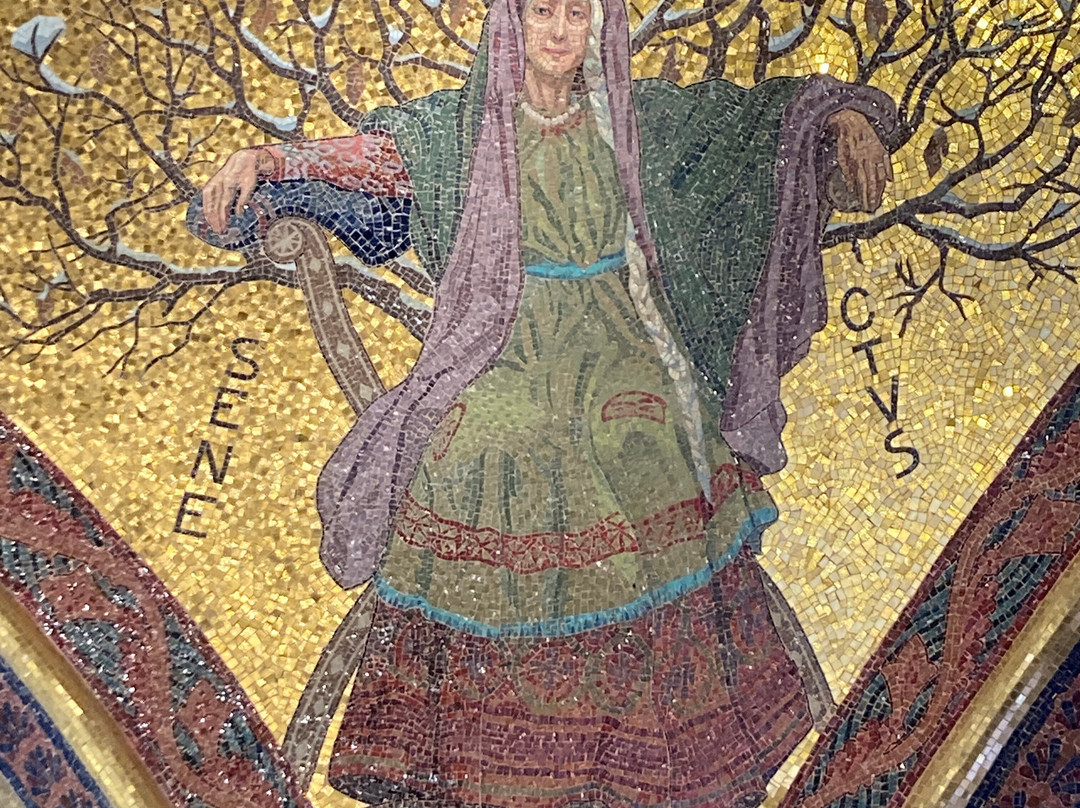 Mausolée de Bourgogne-Bourogne必去景点