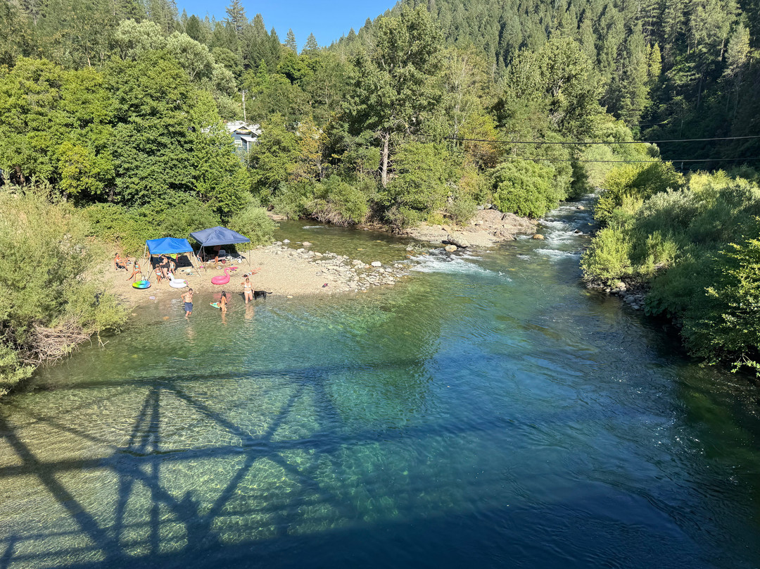 Riverside Mountain Lodge主图