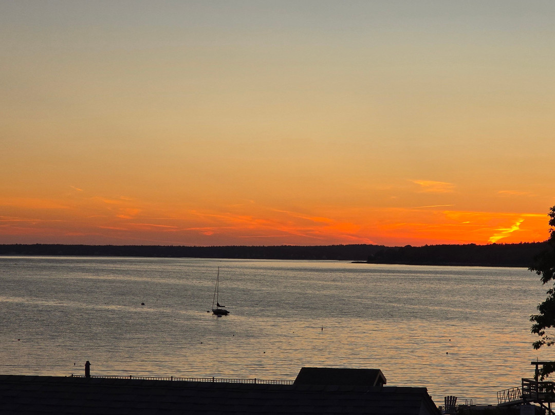 Smuggler's Cove Inn主图