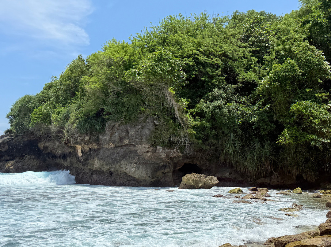 Secret Beach-努沙切宁安岛必去景点