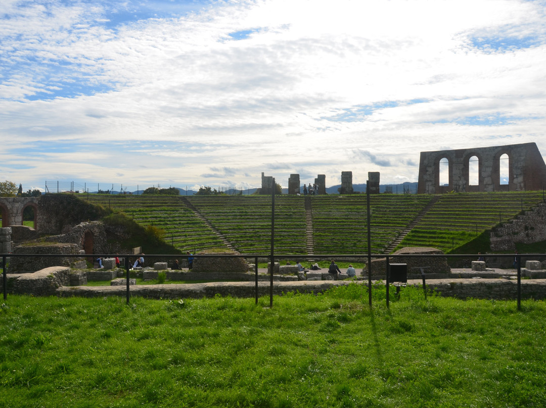 Teatro Romano-古比奥必去景点