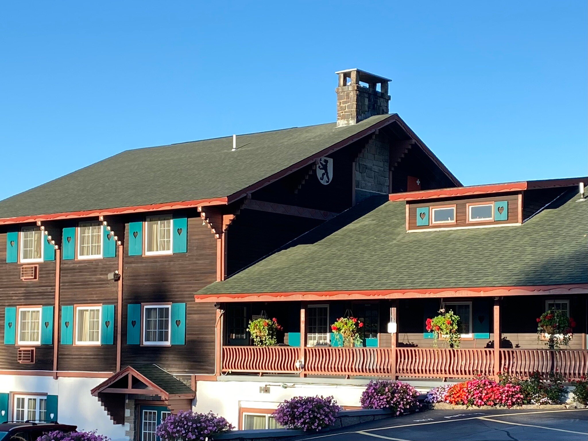 Swiss Chalets Village Inn-官方