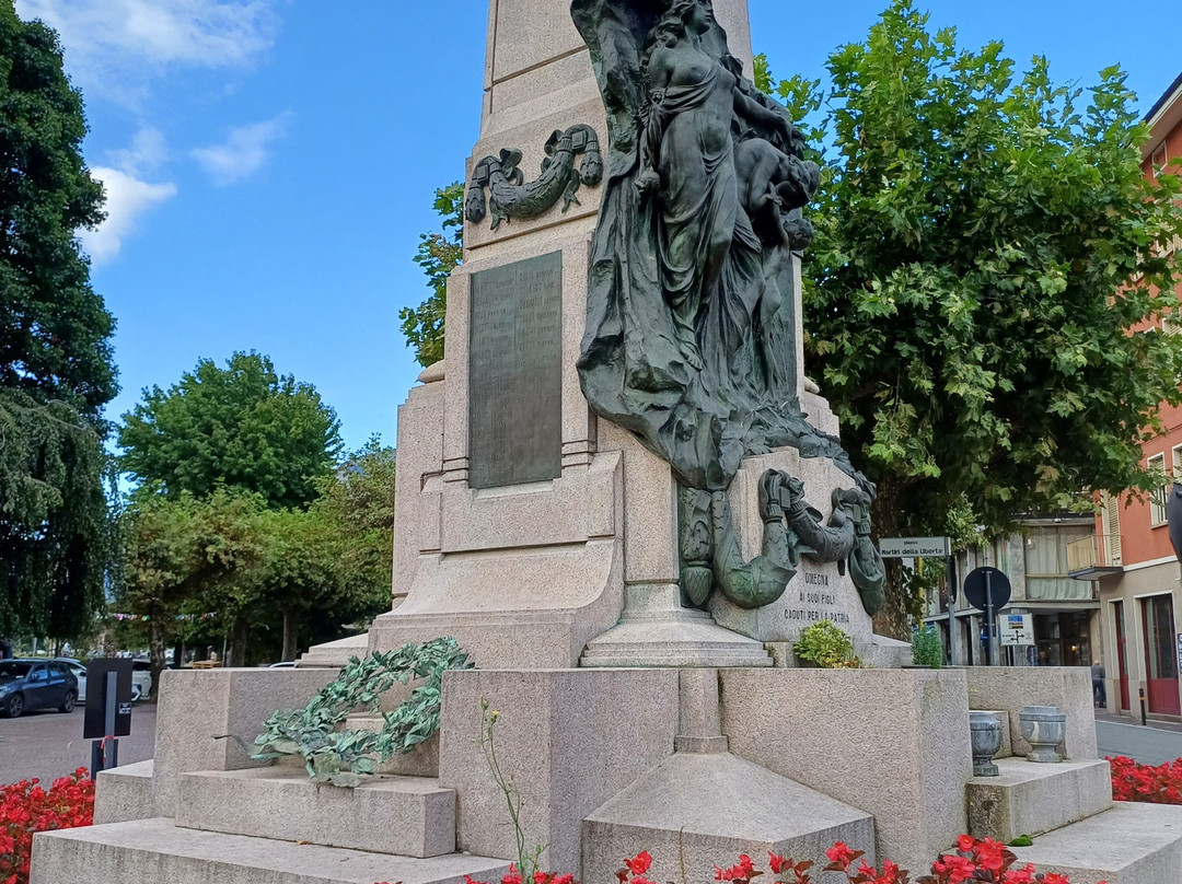 Monumento ai caduti-Omegna必去景点