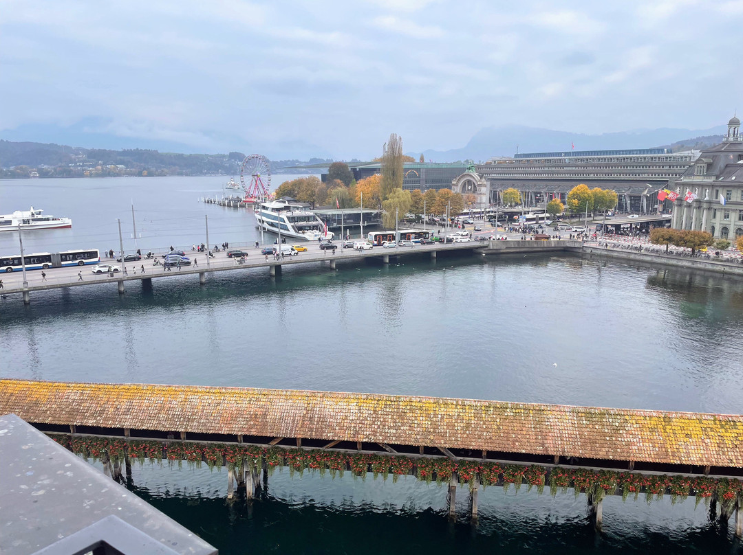 欧派斯酒店主图