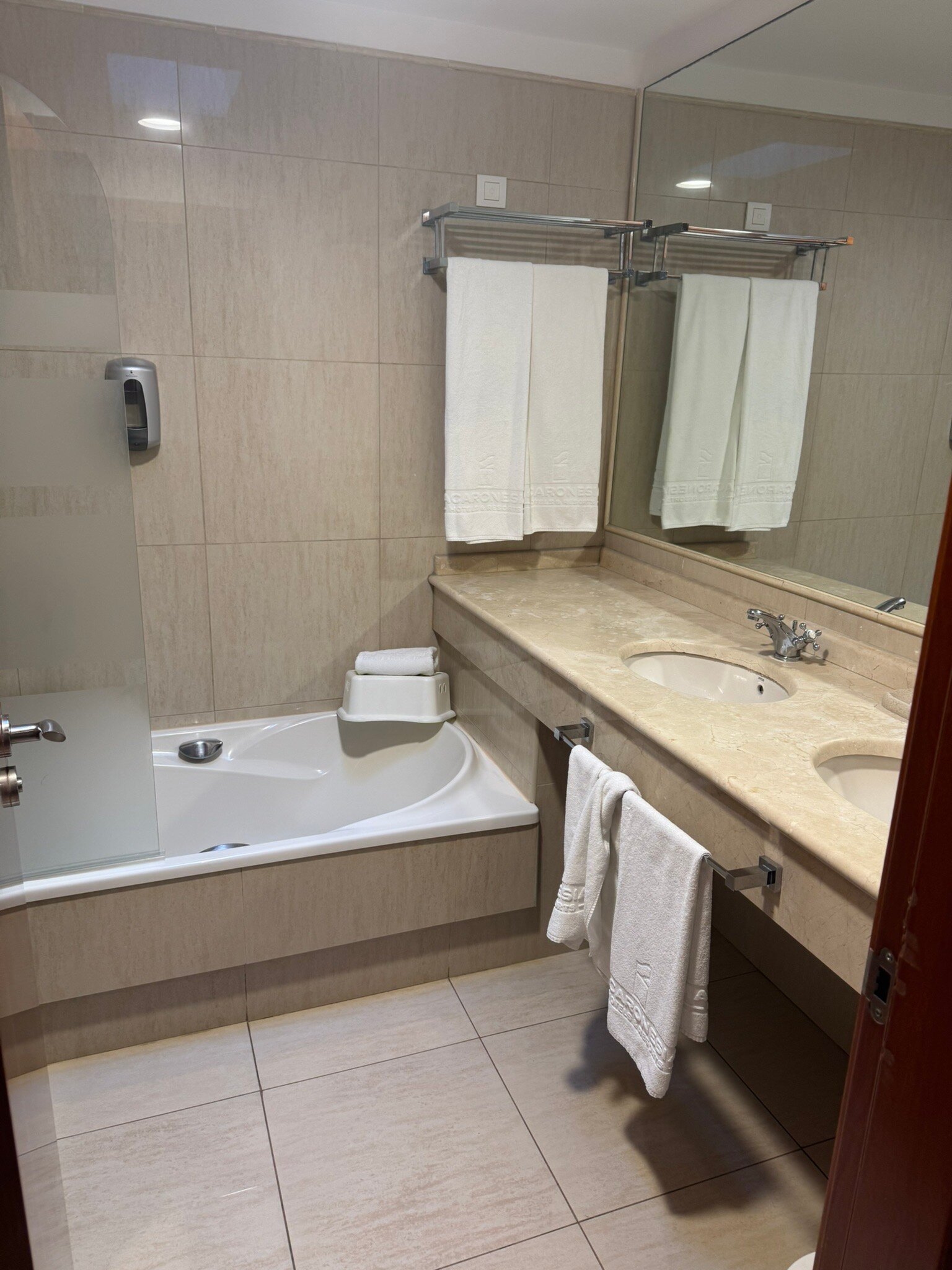 马里兰扎套房水疗酒店-官方