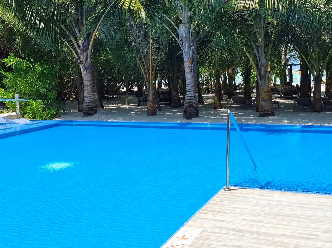 Paradise Pool Bar-Gadifuri必去景点