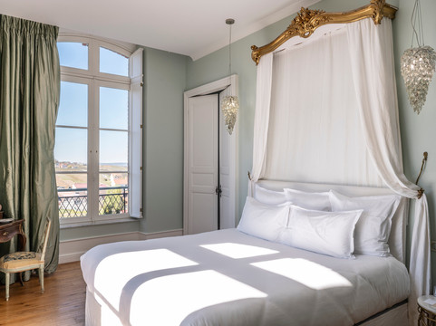 萨西城堡酒店主图