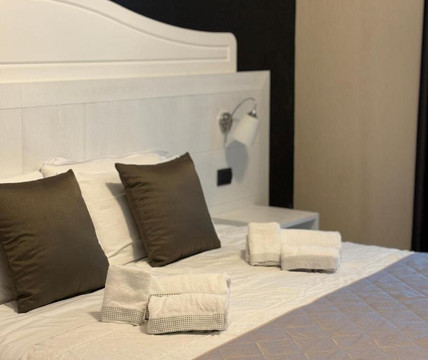 唐娜克雷森扎酒店