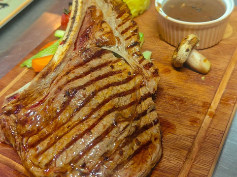 Ti Bone Restaurant Steak House & Bar