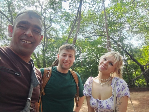 Travel With Manju-阿努拉德普勒圣城必去景点